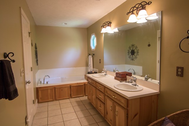 500 Mountain Shadows Road Hamilton, GA 31811 - Photo 21 of 30 separate tub