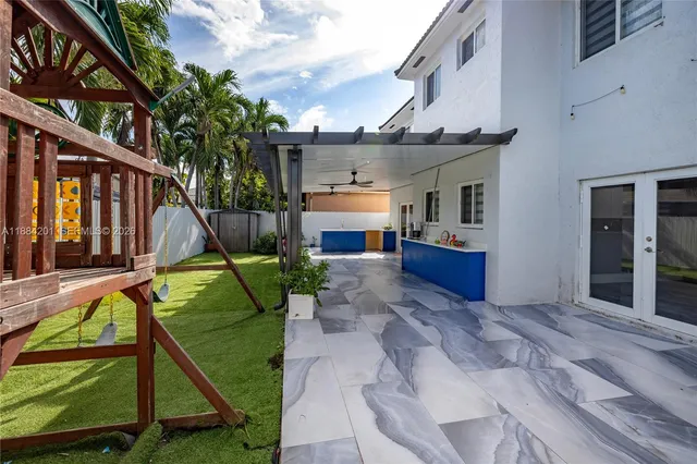 $769,900 | 15981 Southwest 54th Terrace, Miami, FL 33185