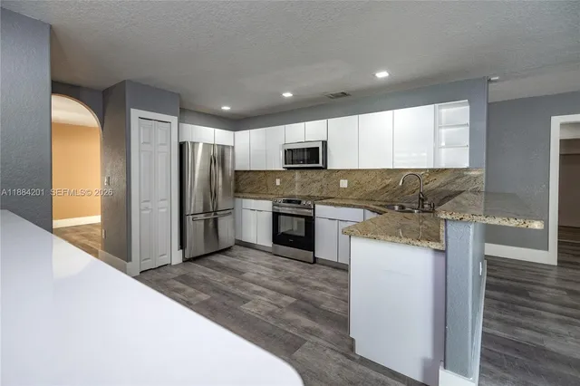 $769,900 | 15981 Southwest 54th Terrace, Miami, FL 33185