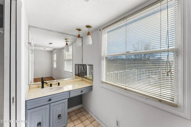 $369,900 | 10816 Sonja Drive, Knoxville, TN 37934