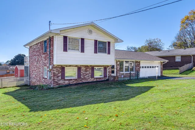 $369,900 | 10816 Sonja Drive, Knoxville, TN 37934
