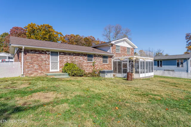$369,900 | 10816 Sonja Drive, Knoxville, TN 37934