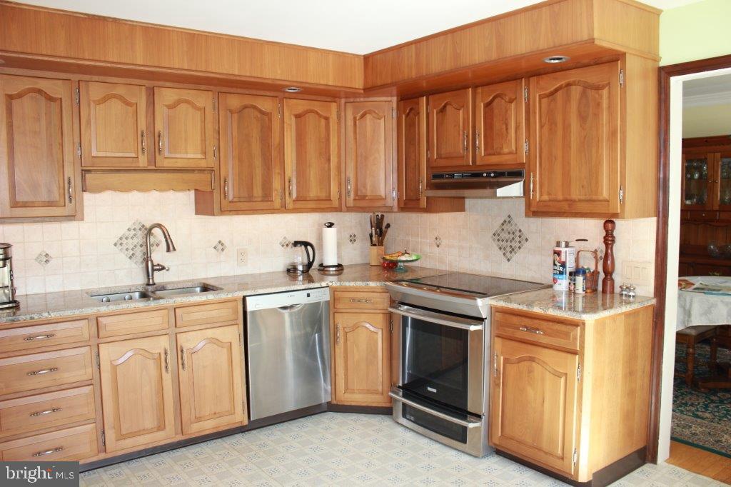 2381 East Rock Road Perkasie, PA 18944 - Photo 23 of 44 Gallery Image 23