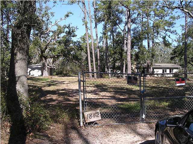 1842 Collinsworth Road Milton, FL 32583 - Photo 2 of 18 Gallery Image 2