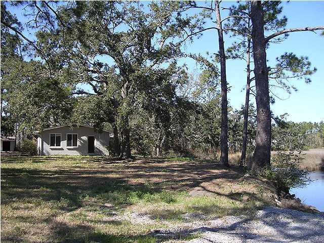 1842 Collinsworth Road Milton, FL 32583 - Photo 6 of 18 Gallery Image 6