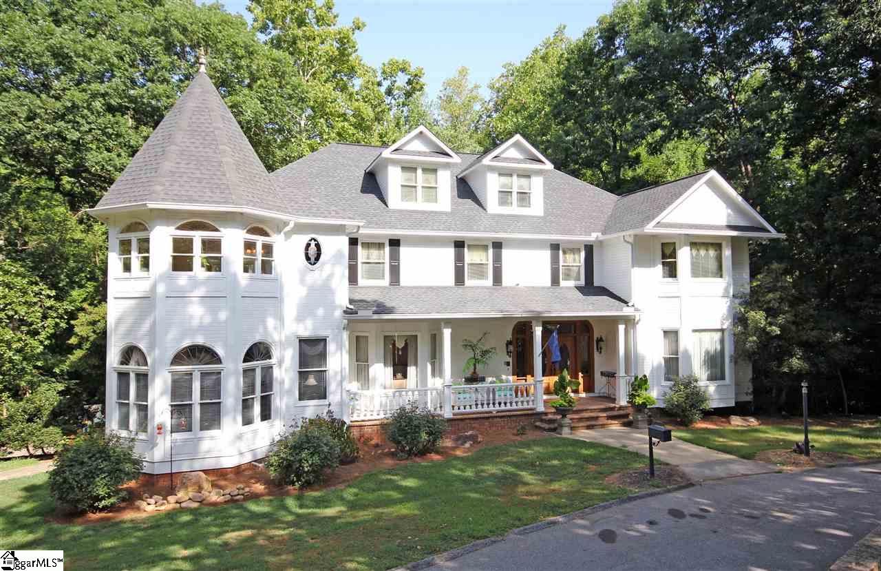 446 Henderson Road Greenville, SC 29607 - Photo 1 of 36