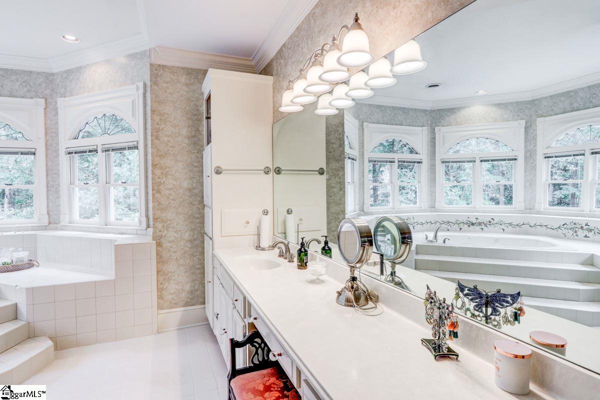 446 Henderson Road Greenville, SC 29607 - Photo 22 of 36