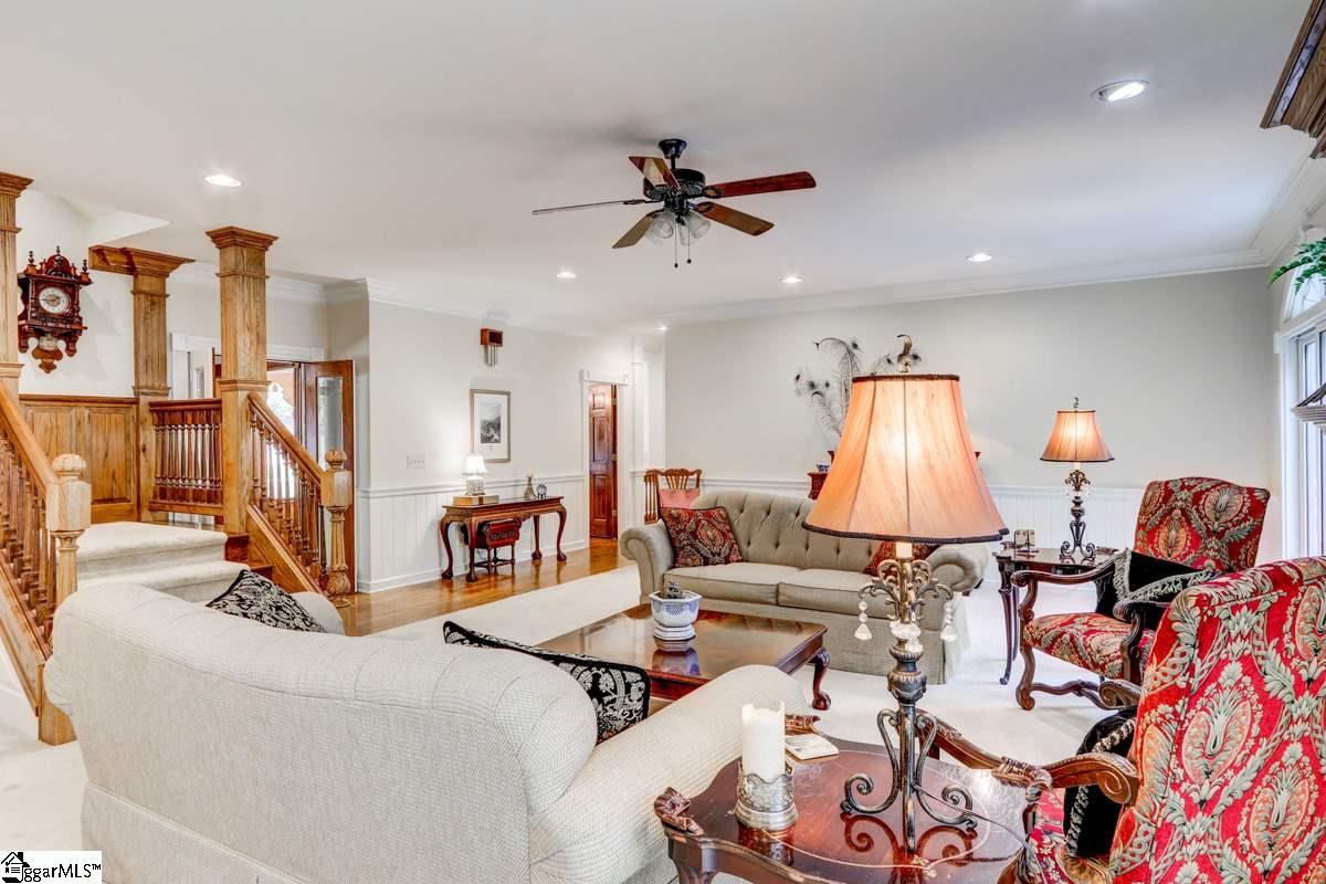 446 Henderson Road Greenville, SC 29607 - Photo 9 of 36