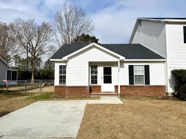 $1,300 | 1141 Pueblo Drive, Jacksonville, NC 28546