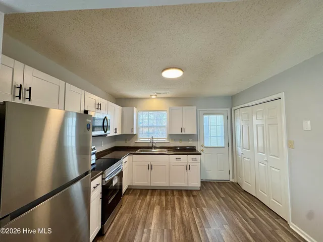 $1,300 | 1141 Pueblo Drive, Jacksonville, NC 28546