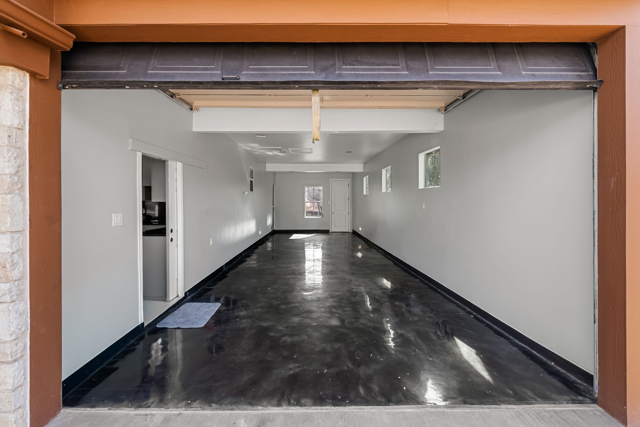 2201 Teri Road Austin, TX 78744 - Photo 31 of 37 a view of gallery with window