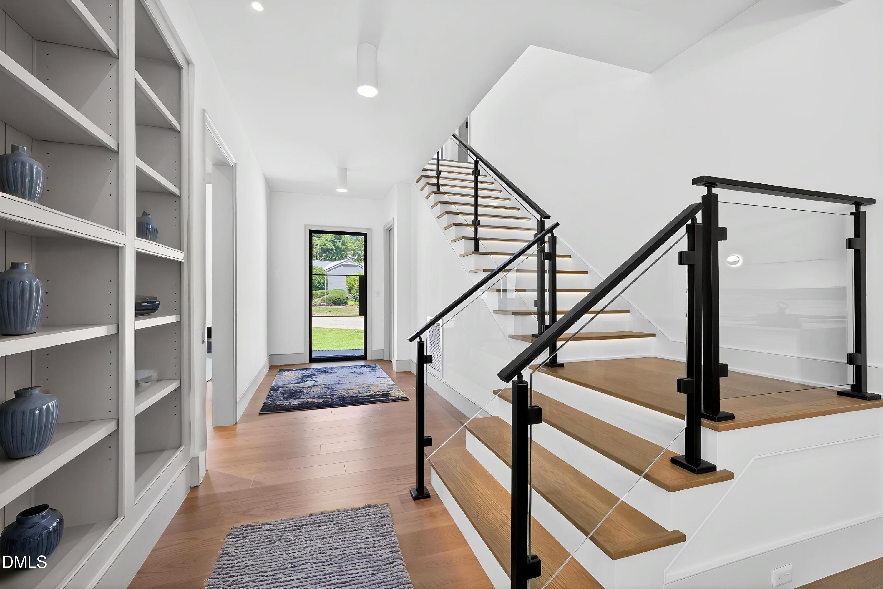 838 Woodburn Road Raleigh, NC 27605 - Photo 4 of 100