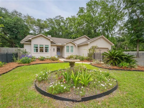 $429,700 | 1170 West Shore Drive, Brunswick, GA 31523