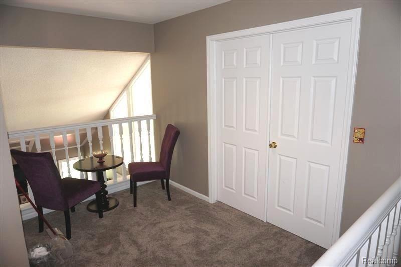 30880 Country Ridge Circle Farmington Hills, MI 48331 - Photo 19 of 37