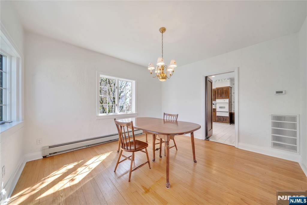 431 Van Renssalaer Court Ridgefield, NJ 07657 - Photo 11 of 44