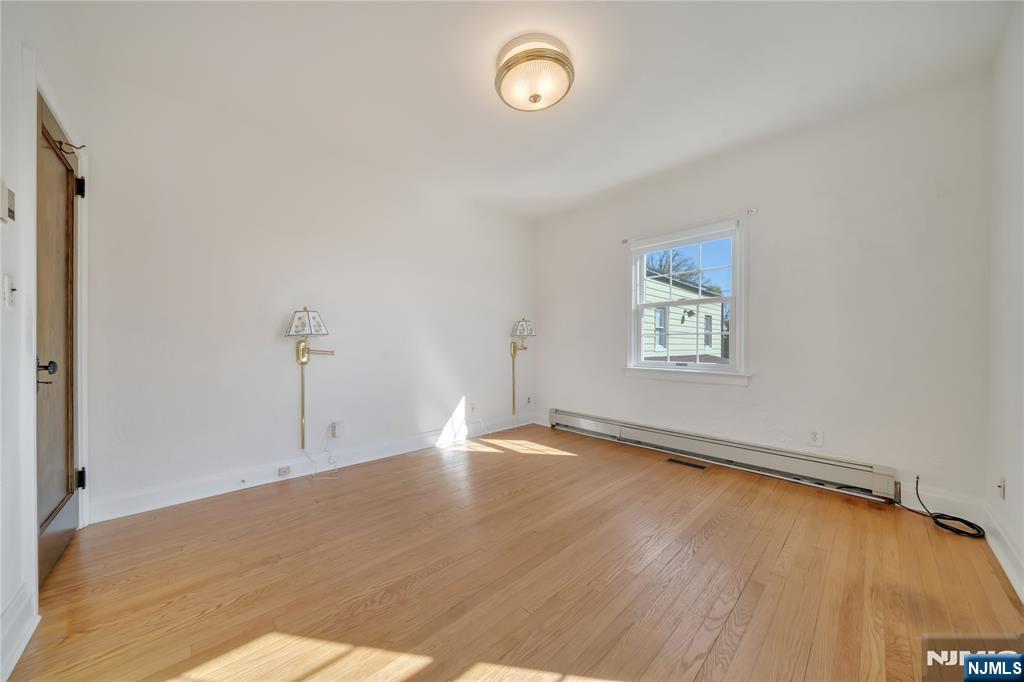 431 Van Renssalaer Court Ridgefield, NJ 07657 - Photo 19 of 44