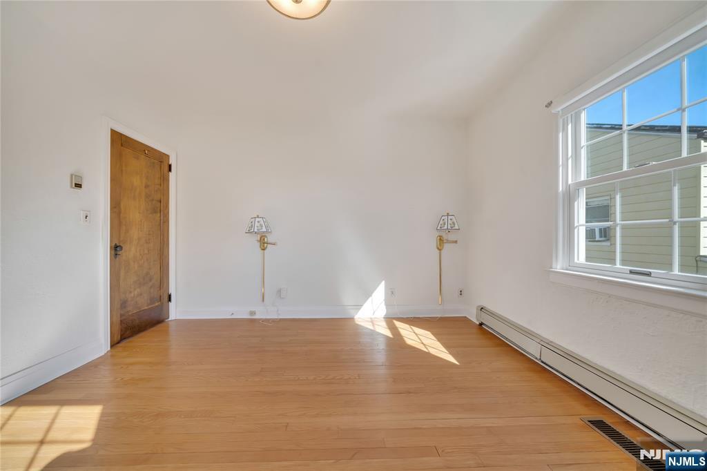 431 Van Renssalaer Court Ridgefield, NJ 07657 - Photo 20 of 44