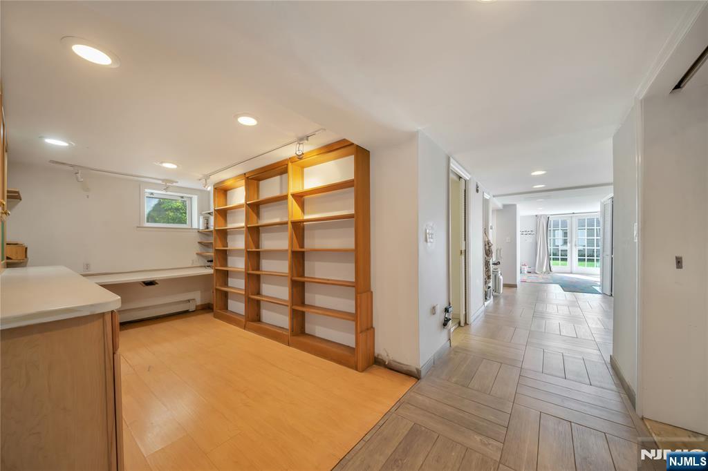431 Van Renssalaer Court Ridgefield, NJ 07657 - Photo 33 of 44