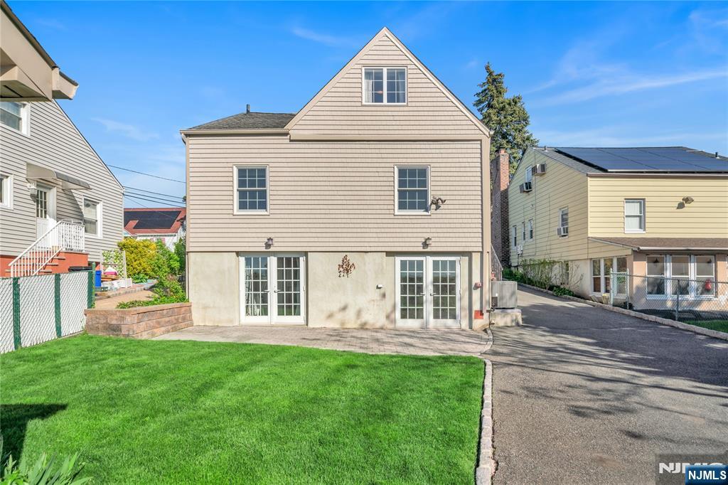 431 Van Renssalaer Court Ridgefield, NJ 07657 - Photo 39 of 44