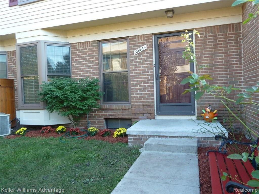 39964 Crosswinds Road Novi, MI 48375 - Photo 7 of 29 Entry.jpg