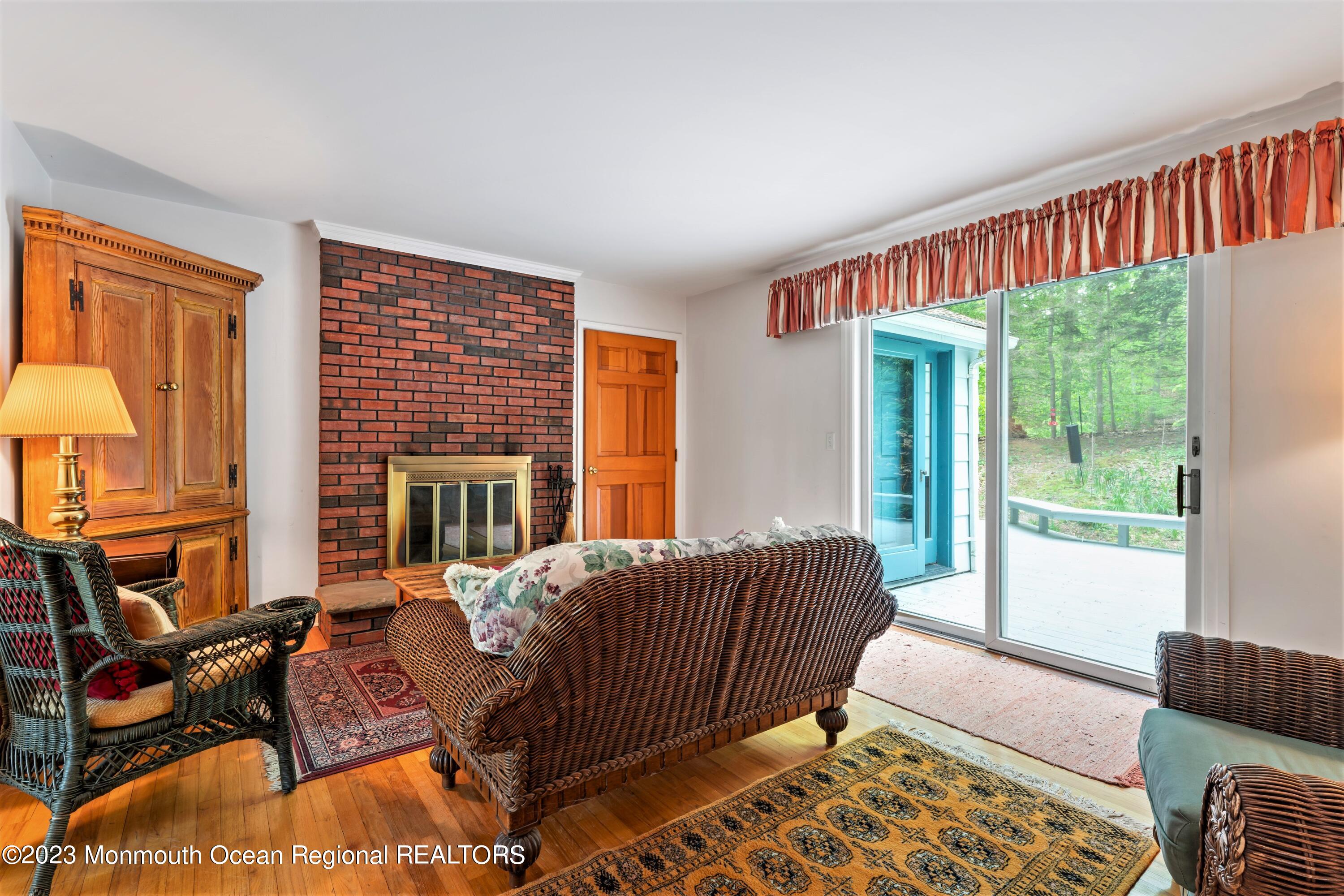 32 Borden Road Middletown, NJ 07748 - Photo 16 of 50 Den 2 Slider To Deck