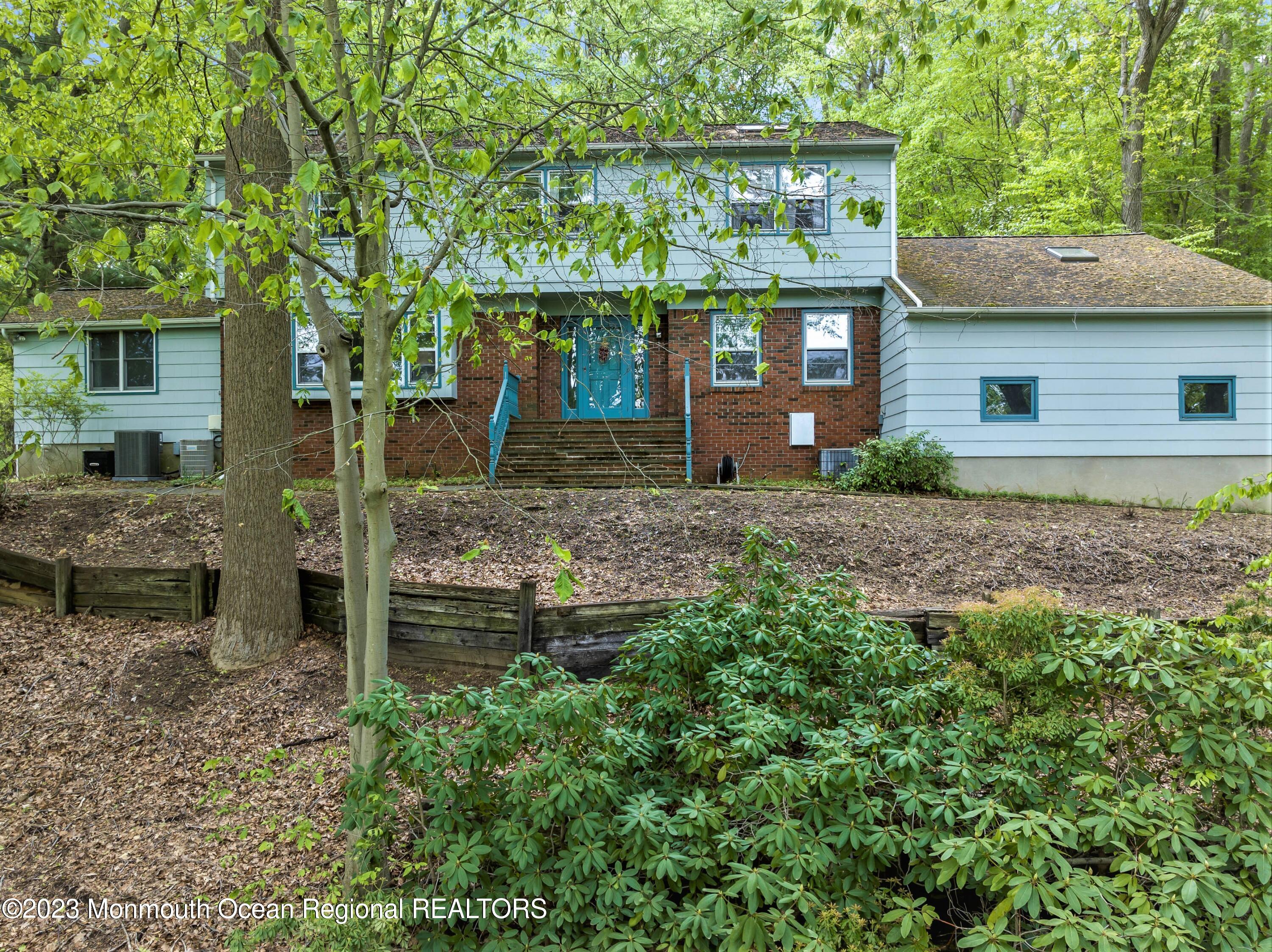 32 Borden Road Middletown, NJ 07748 - Photo 3 of 50 In-Law-Au Pair Suite Attached