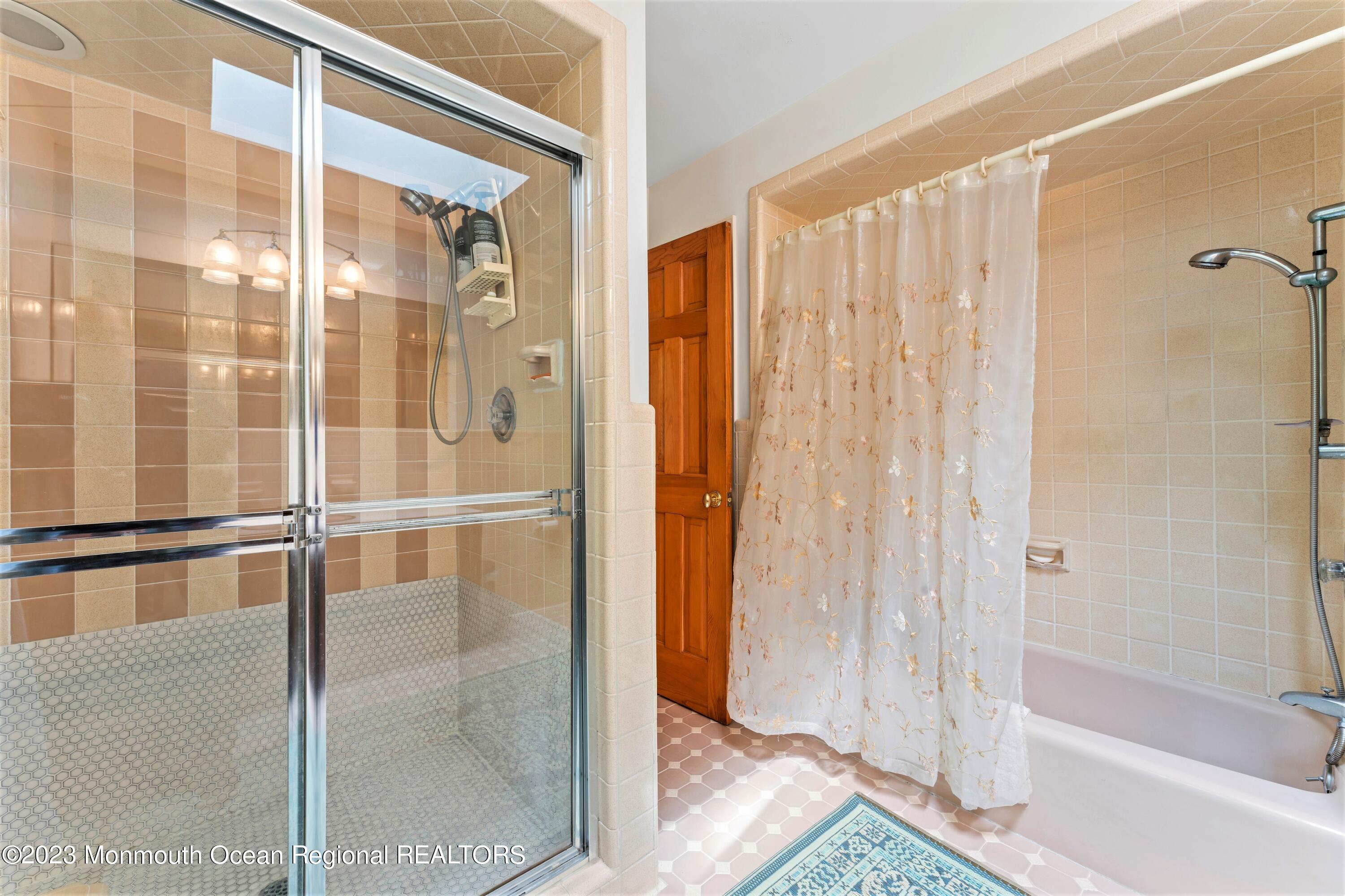 32 Borden Road Middletown, NJ 07748 - Photo 32 of 50 Primary Bath