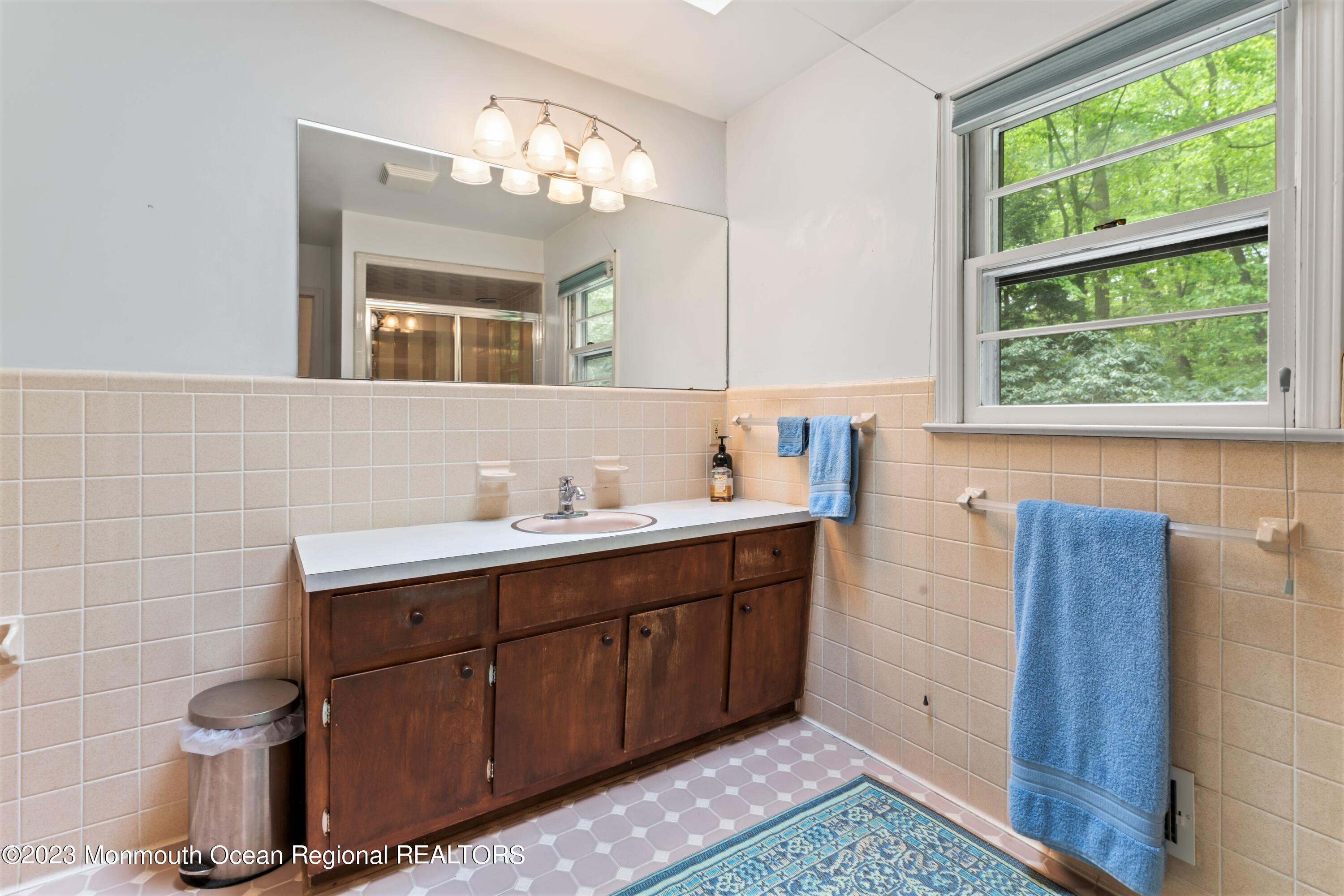 32 Borden Road Middletown, NJ 07748 - Photo 33 of 50 Primary Bath 2