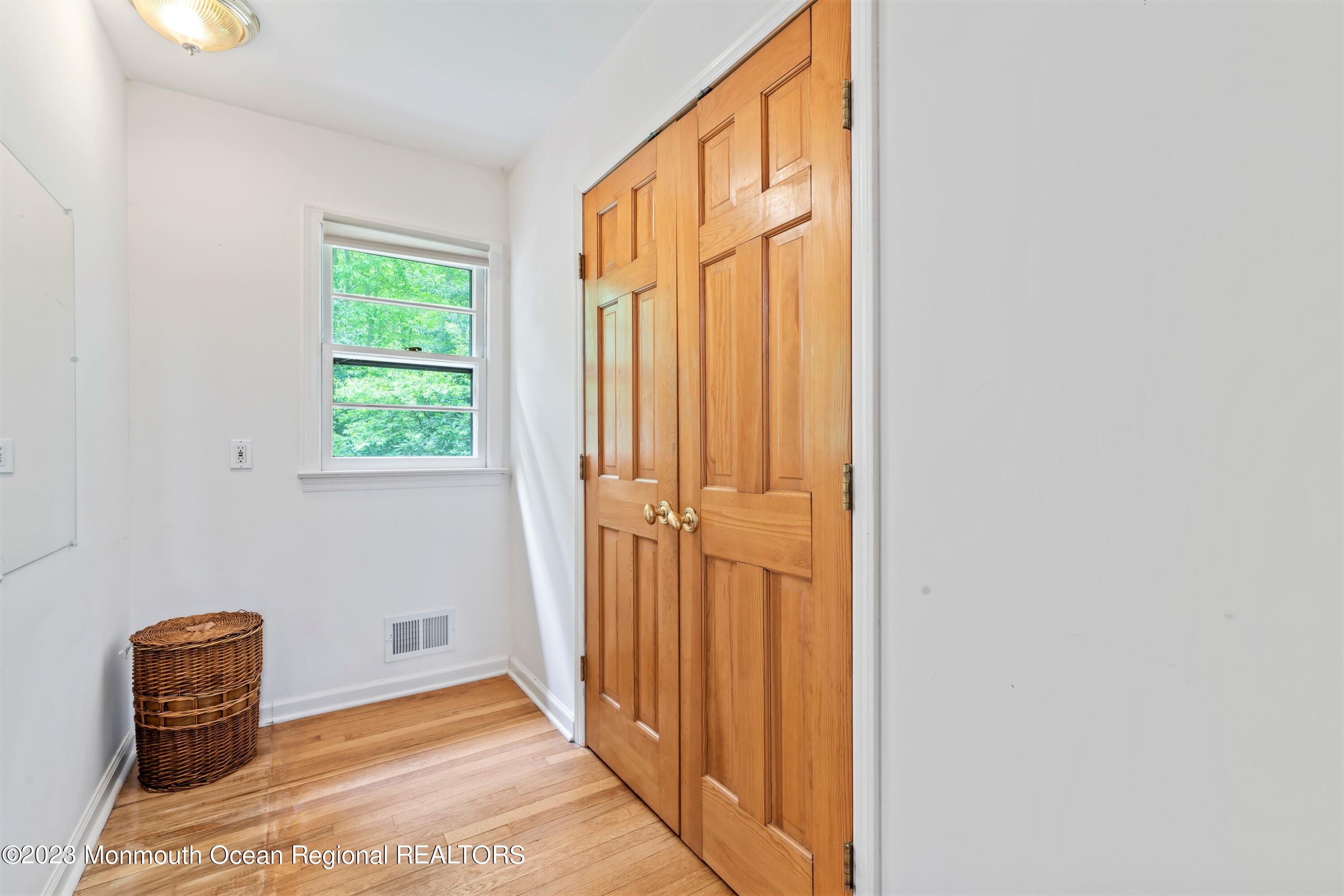 32 Borden Road Middletown, NJ 07748 - Photo 34 of 50 Primary Changing Room & WIC