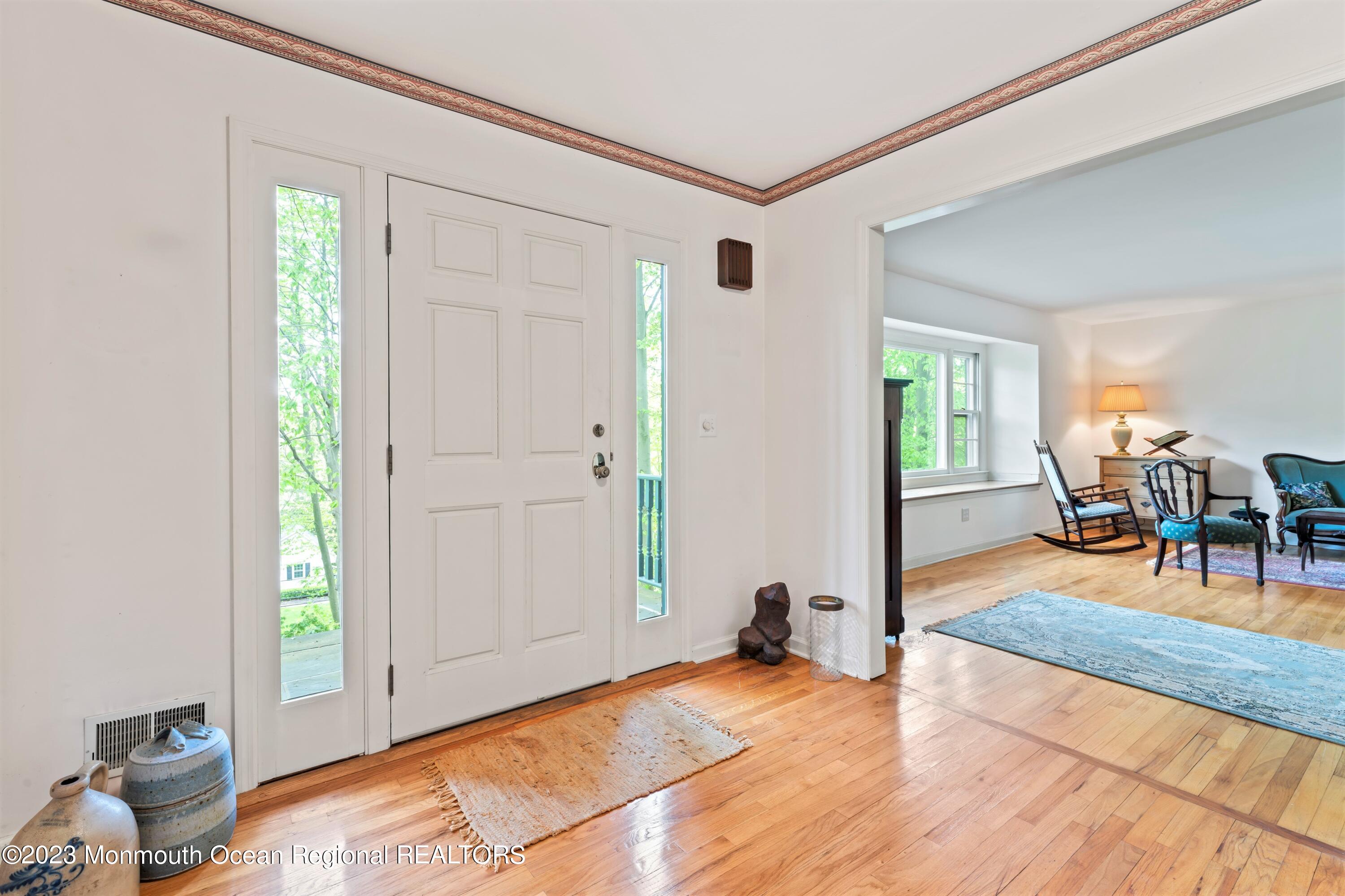 32 Borden Road Middletown, NJ 07748 - Photo 4 of 50 Main Foyer