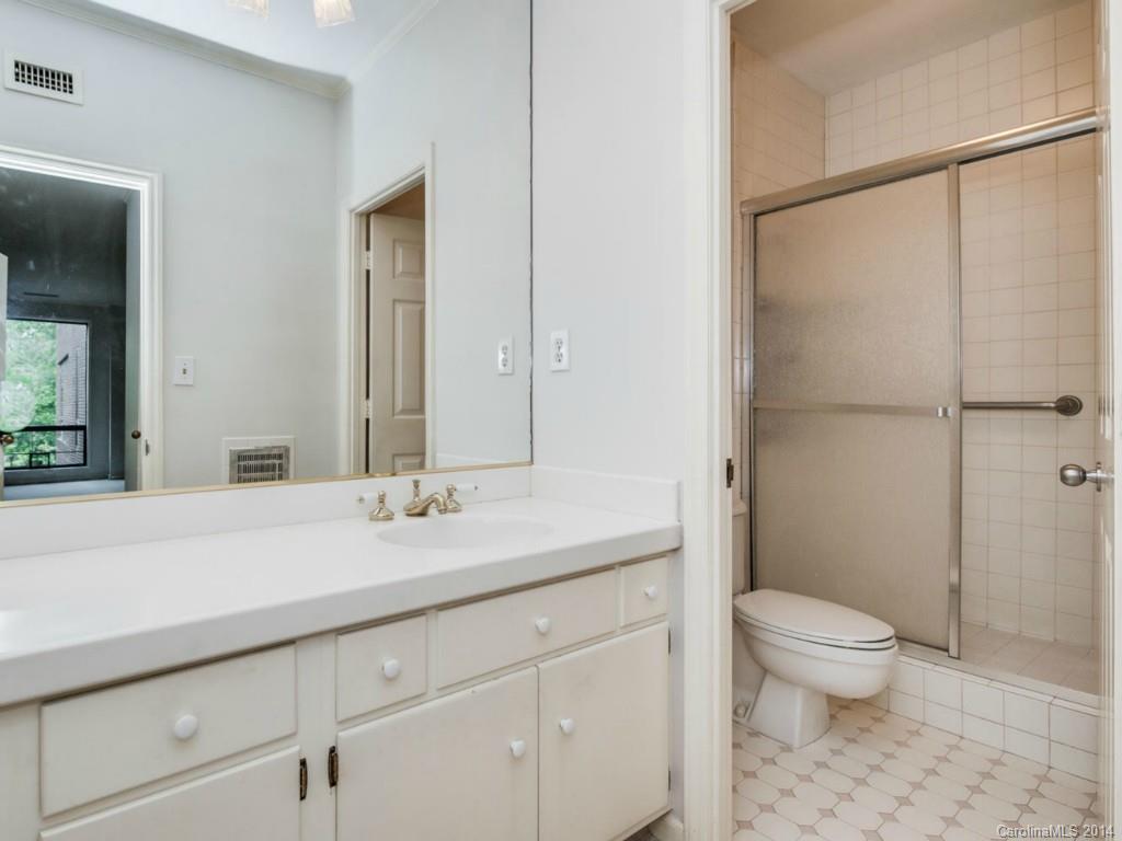 920 Cherokee Road, Unit D2 Charlotte, NC 28207 - Photo 12 of 20 Gallery Image 12