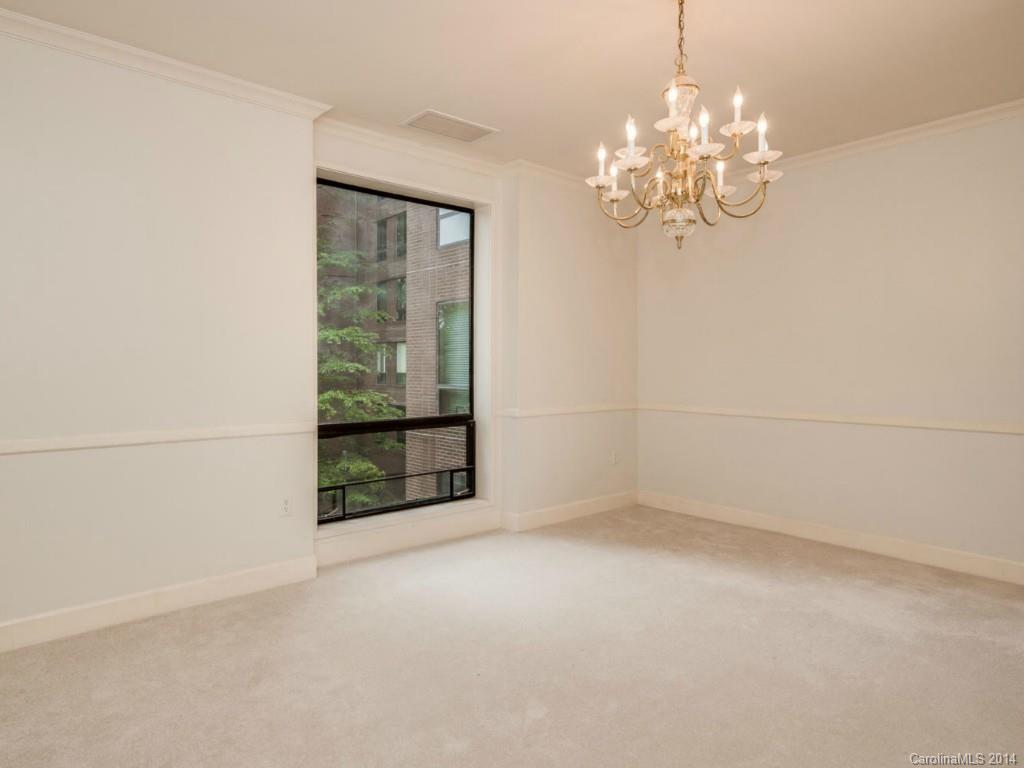 920 Cherokee Road, Unit D2 Charlotte, NC 28207 - Photo 4 of 20 Gallery Image 4