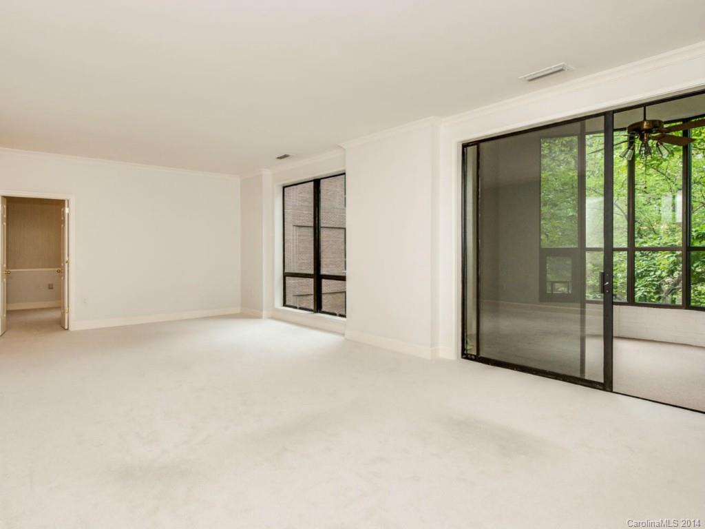 920 Cherokee Road, Unit D2 Charlotte, NC 28207 - Photo 6 of 20 Gallery Image 6