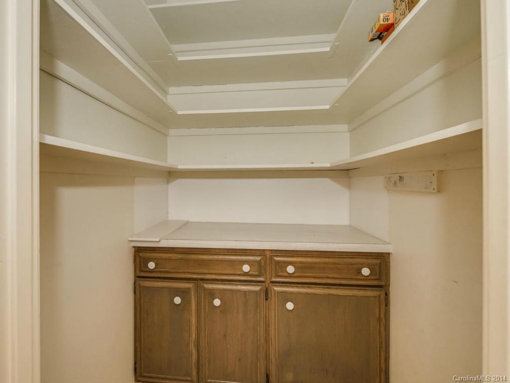 920 Cherokee Road, Unit D2 Charlotte, NC 28207 - Photo 10 of 20 Gallery Image 10