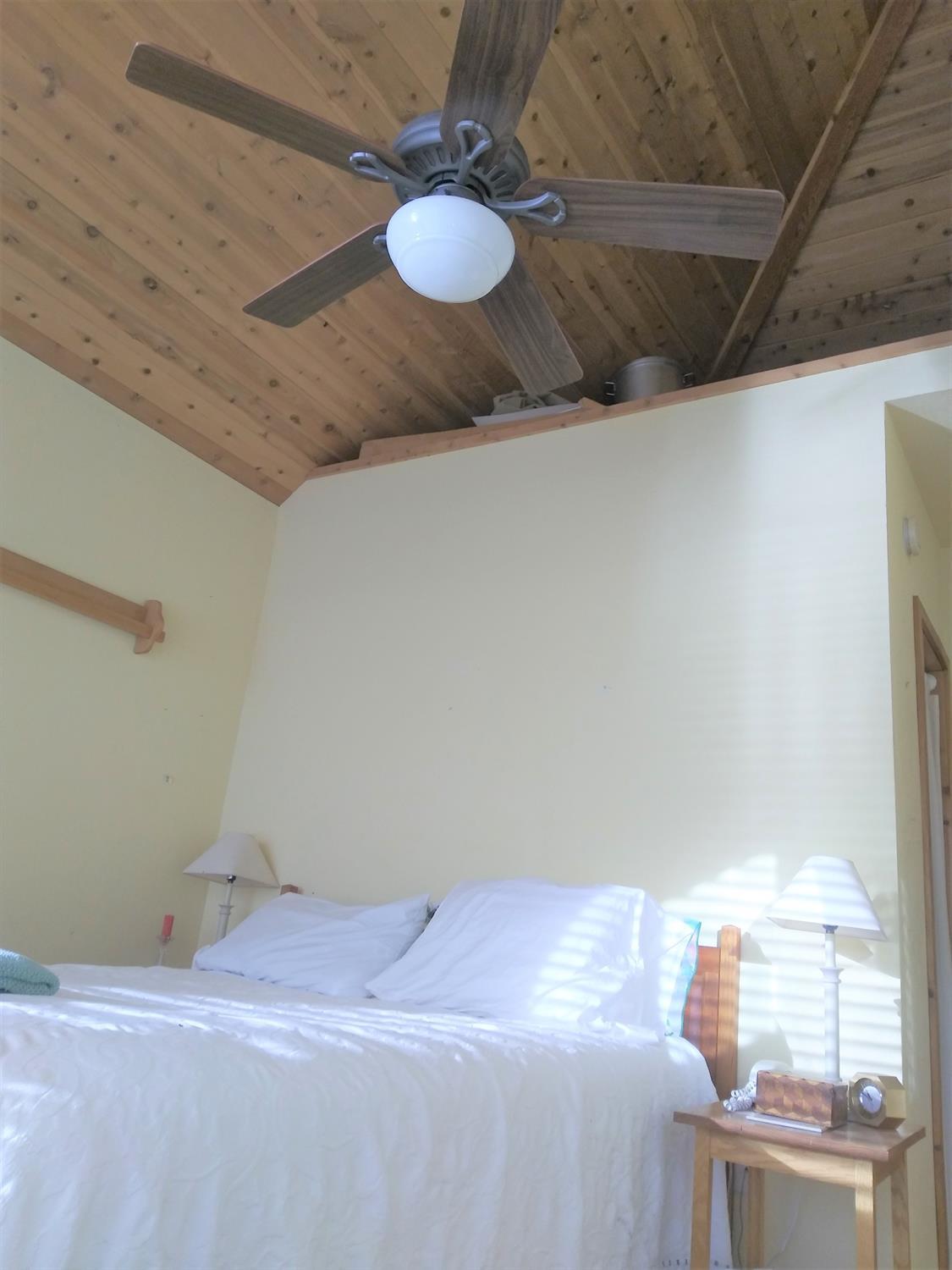 27717 Rocky Point Road Klamath Falls, OR 97601 - Photo 15 of 32 vaulted ceiling