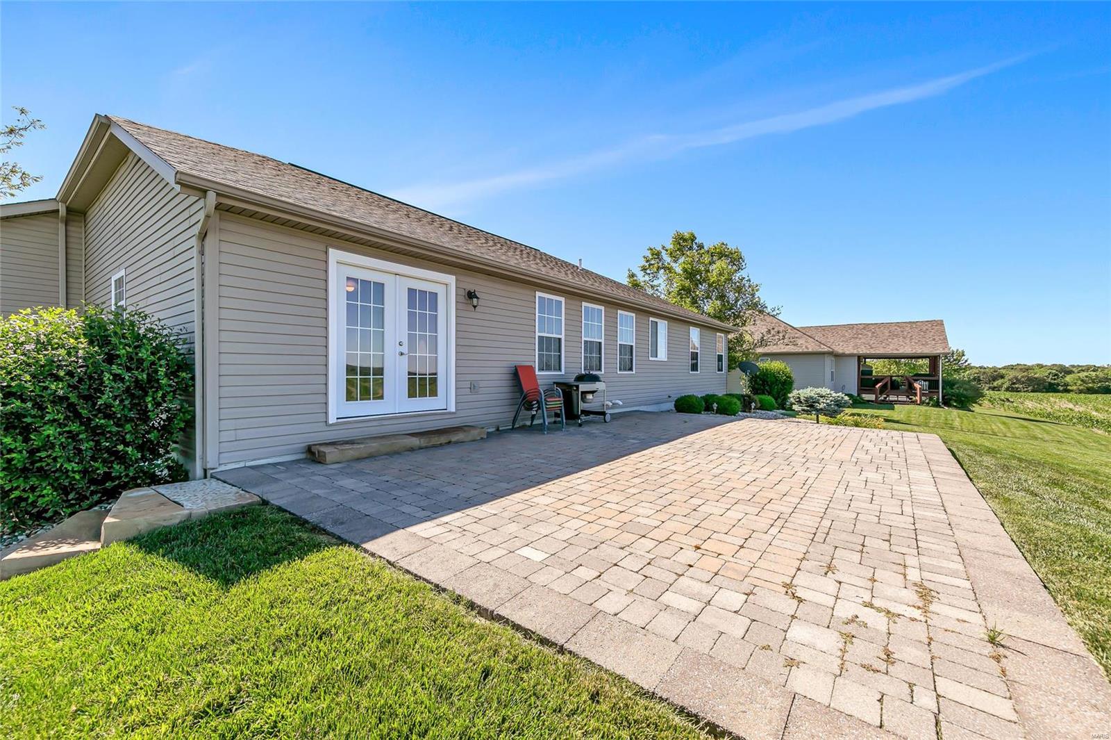 339 Independence Avenue Waterloo, IL 62298 - Photo 3 of 40 Gallery Image 3