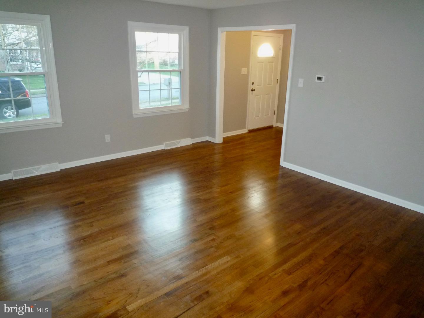 3213 Romilly Road Wilmington, DE 19810 - Photo 3 of 25 Living Room