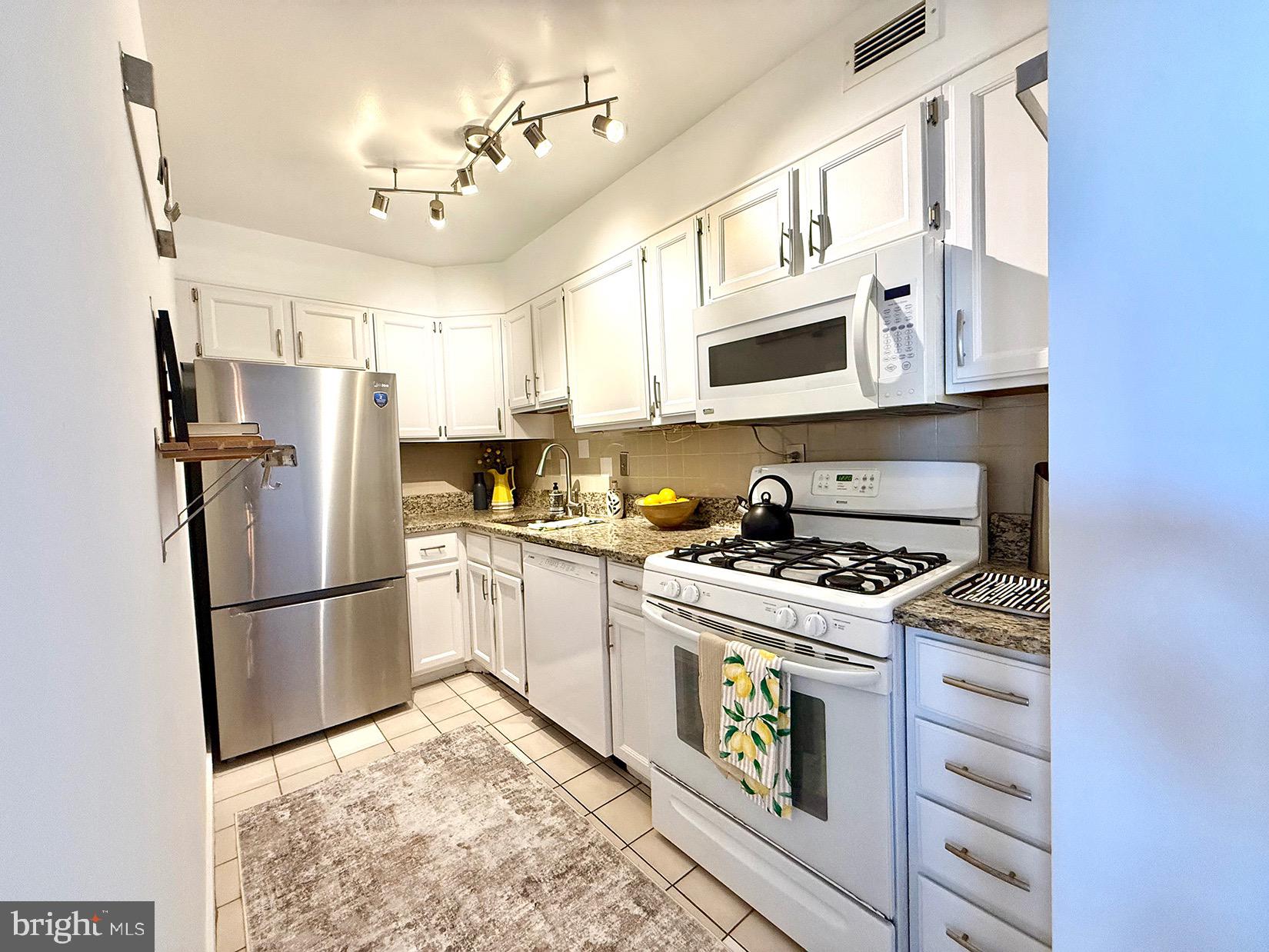 1245 4th Street Southwest, Unit E800 Washington, DC 20024 - Photo 6 of 24