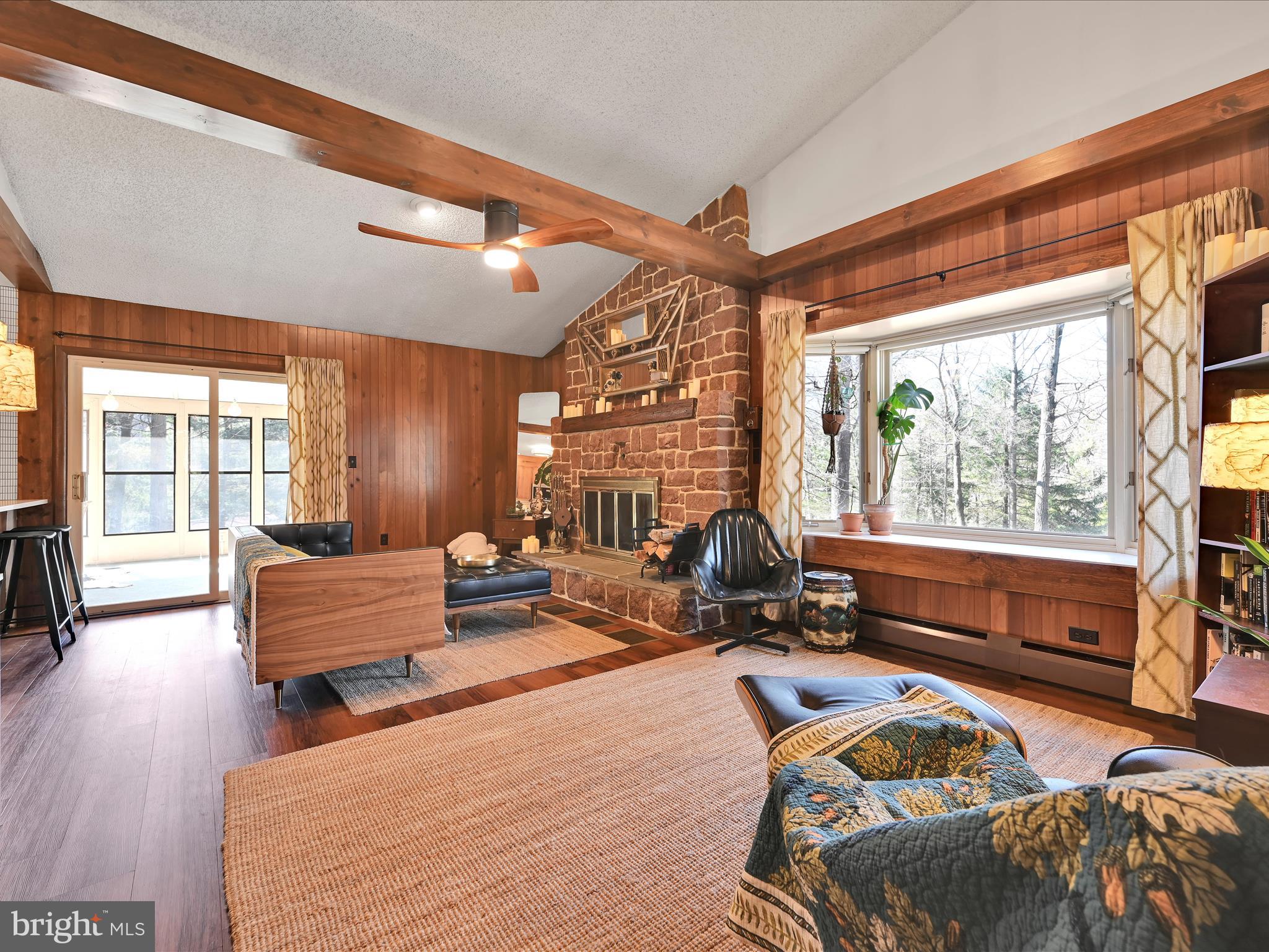 82 Fox Road Newmanstown, PA 17073 - Photo 8 of 52 Living Room