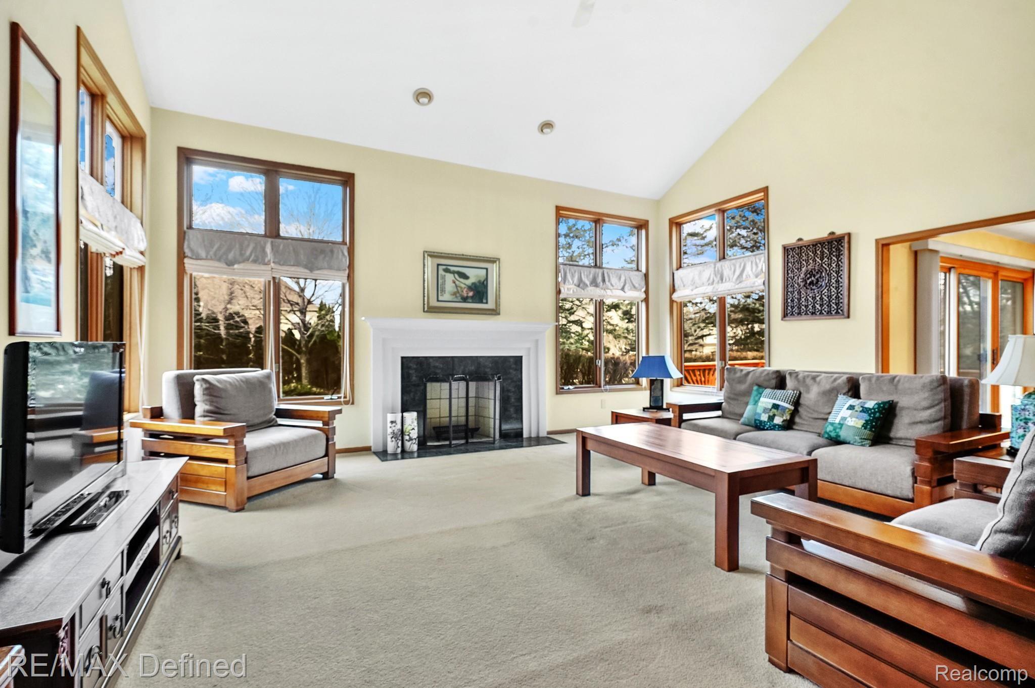 4851 Rambling Drive Troy, MI 48098 - Photo 8 of 43 8.jpg