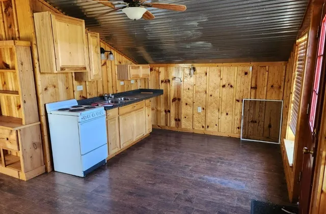 $369,000 | 17340 Fm 1123, Holland, TX 76534