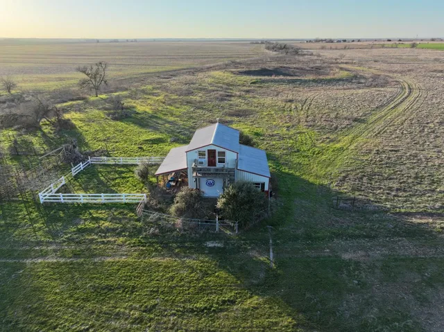 $369,000 | 17340 Fm 1123, Holland, TX 76534