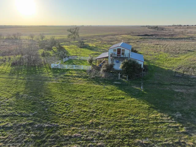 $369,000 | 17340 Fm 1123, Holland, TX 76534