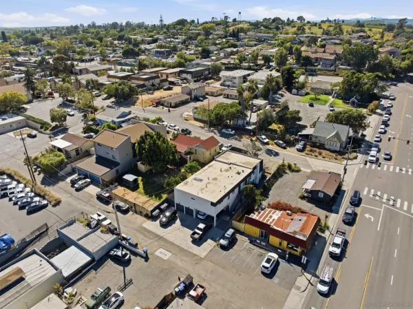 $1,695,000 | 329 North Pico Avenue, Fallbrook, CA 92028