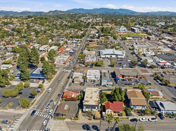 $1,695,000 | 329 North Pico Avenue, Fallbrook, CA 92028