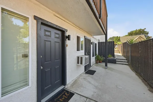 $1,695,000 | 329 North Pico Avenue, Fallbrook, CA 92028