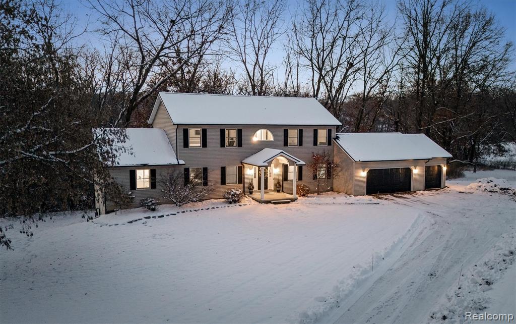 8301 Hyne Road Brighton, MI 48114 - Photo 5 of 76 Gallery Image 5