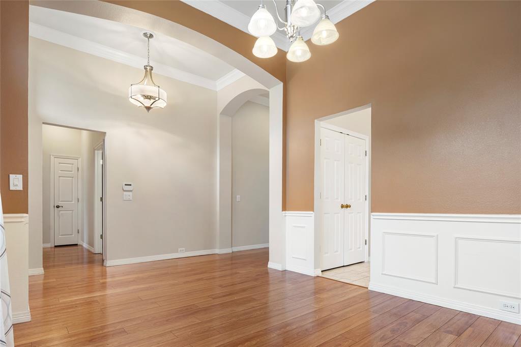 465 Ridge Meade Drive Lewisville, TX 75067 - Photo 7 of 38