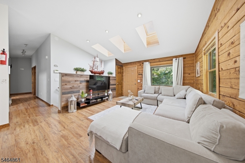 67 Seneca Lake Road Sparta, NJ 07871 - Photo 7 of 47 Gallery Image 7