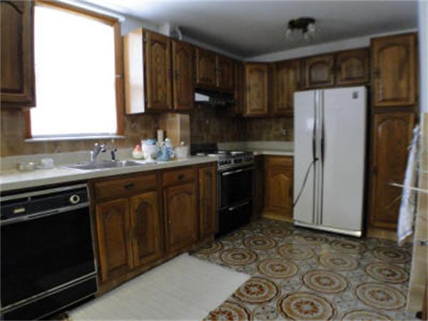 34 Putnam Road Somerville, MA 02145 - Photo 3 of 21 Gallery Image 3